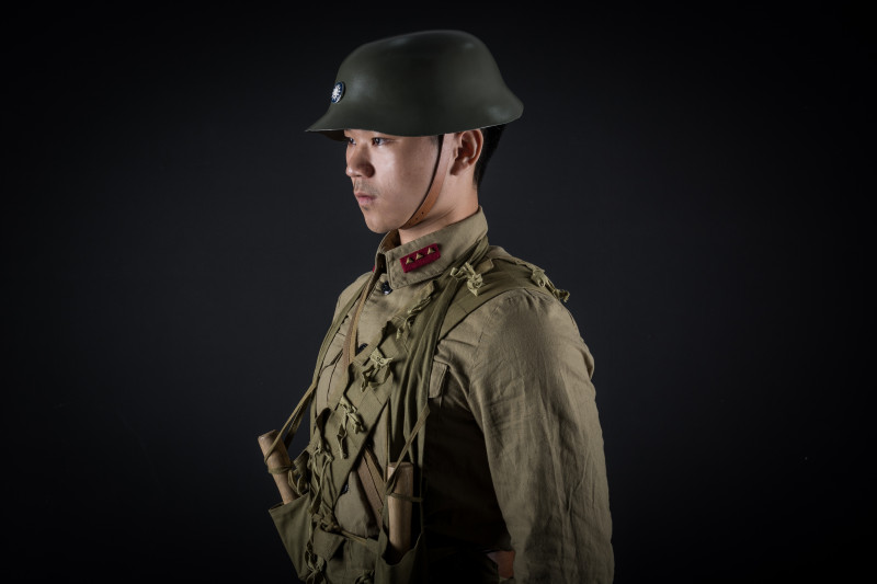 1934年 第一次國共內戰的國軍士兵，值得一提的是頭上媒斗盔!